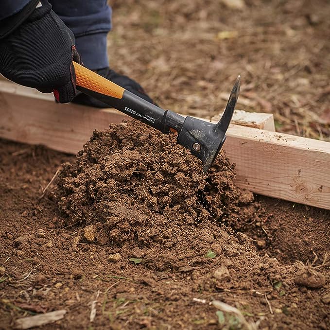 Fiskars 751220-1001 Pro IsoCore Pick/Mattock, 1.5 lb, Orange/Black